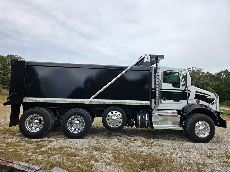 2015-kenworth-t800-image-22