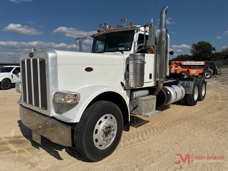peterbilt-389-image-4