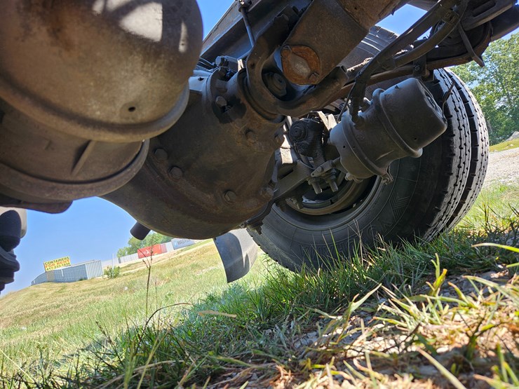 2017-peterbilt-579-image-93