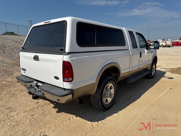 2007-ford-f-250-lariat-pickup-truck-image-2