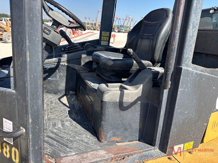 2008-caterpillar-904b-image-17