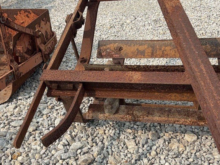 ihc-#5-stalk-cutter-image-13