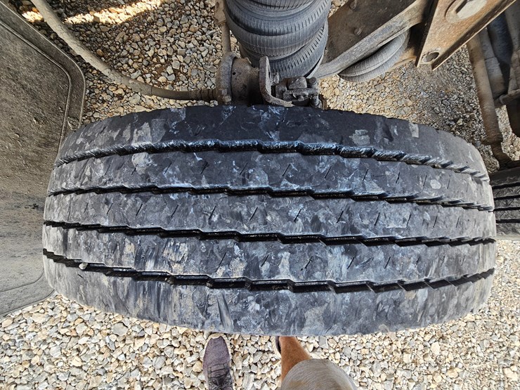 1989-peterbilt-379-image-112