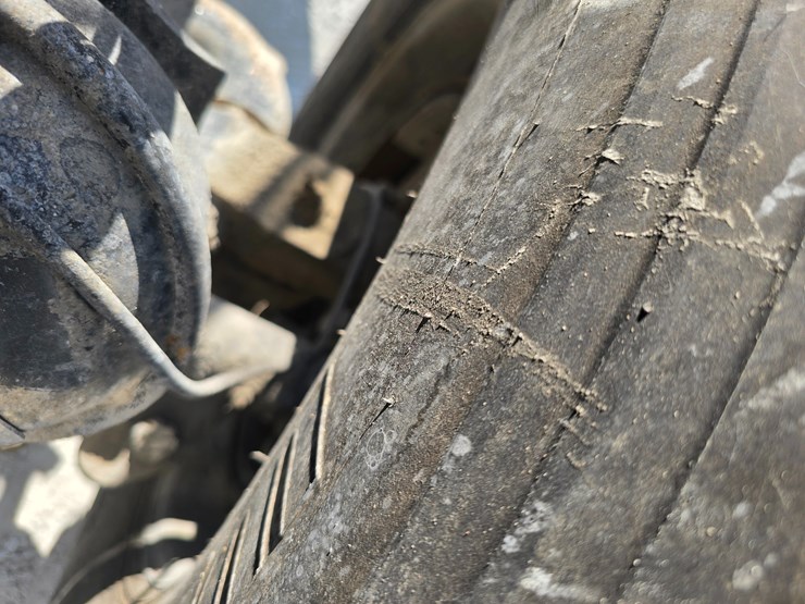 2014-peterbilt-365-image-70