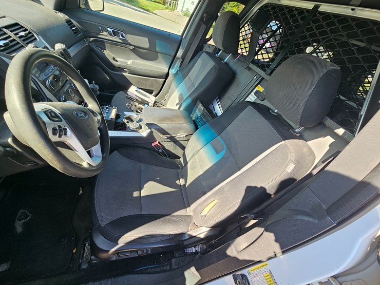 2014-ford-explorer-image-28