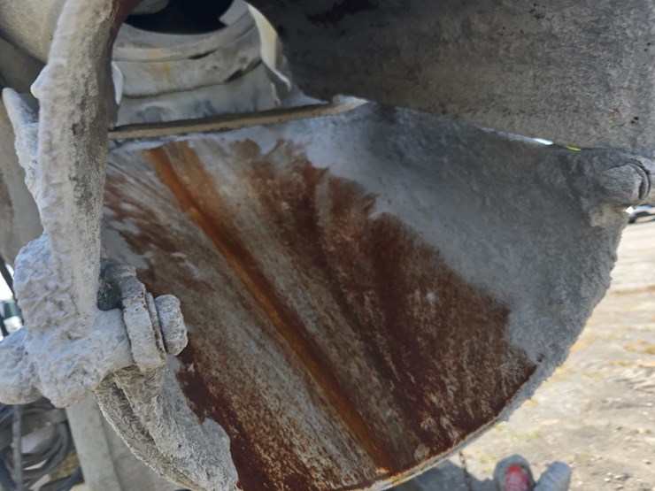 2014-peterbilt-365-image-97