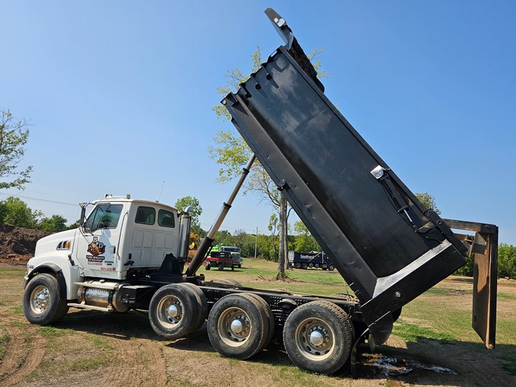 2006-sterling-l9500-image-31