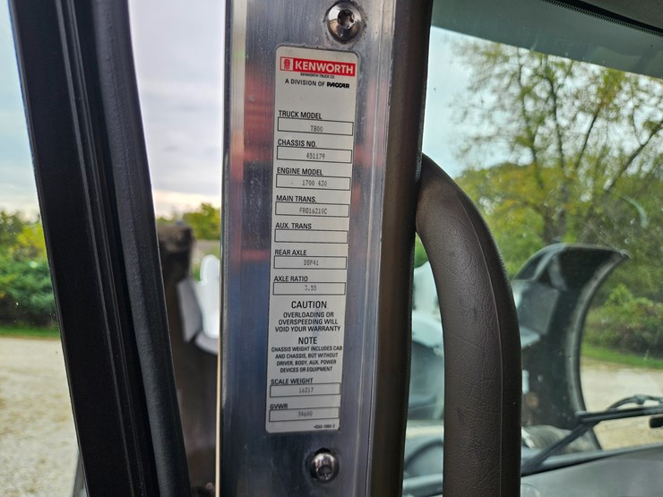 2015-kenworth-t800-image-79