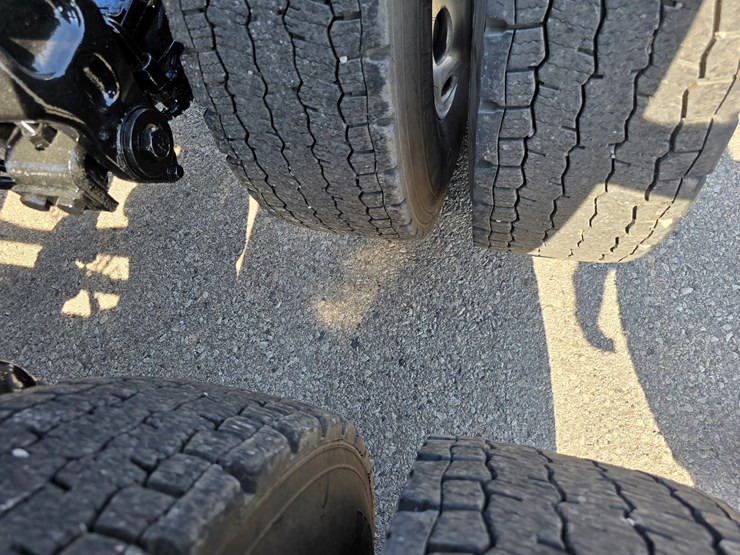 2014-peterbilt-388-image-126