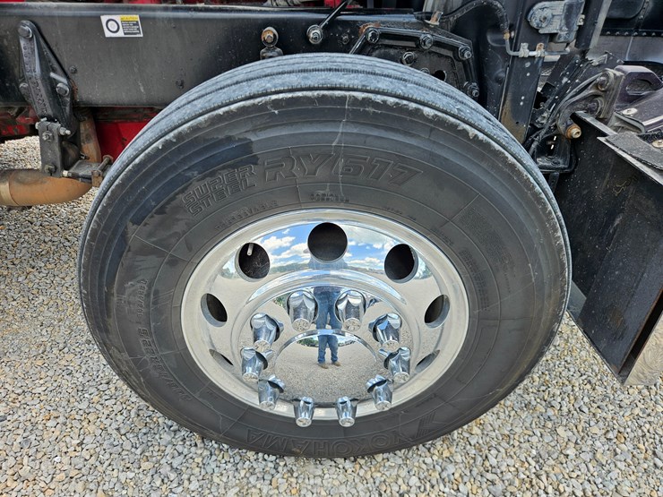 2010-peterbilt-389-image-107