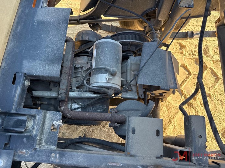 cushman-refresher-1200-golf-cart-image-9