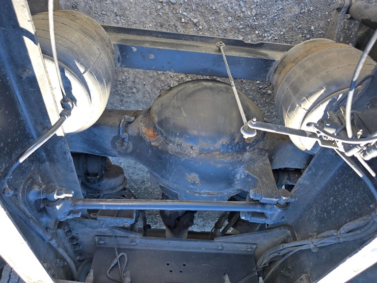 2015-peterbilt-579-image-103