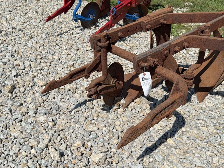 3-bottom-fast-hitch-plow-image-19