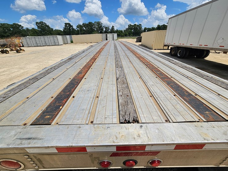 2011-great-dane-flatbed-image-51