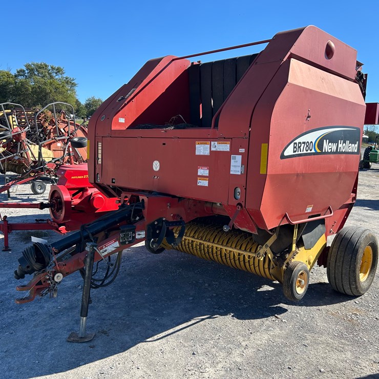 NEW HOLLAND BR780