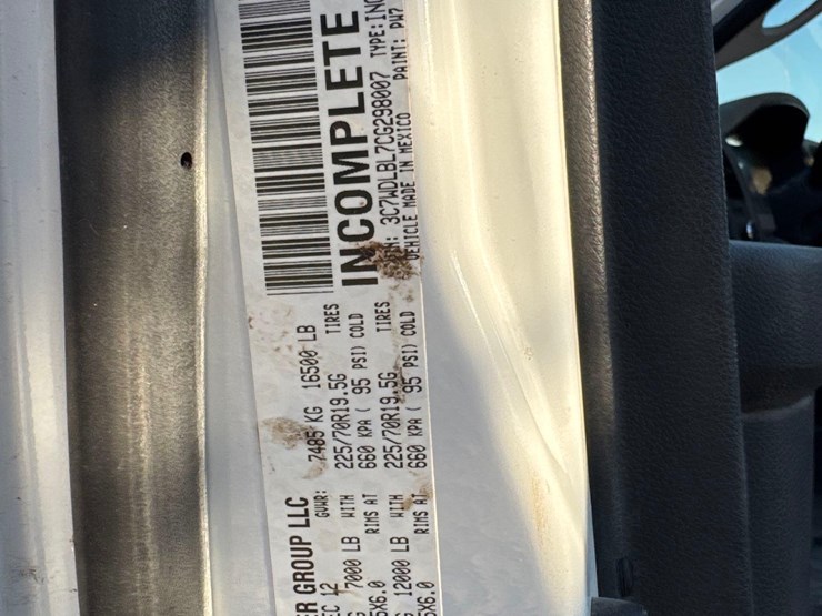 2012-ram-4500-service-truck-image-30