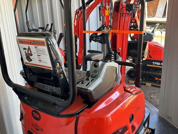 new-tpm-industrial-co-mini-excavator-model-tpm-16-image-2