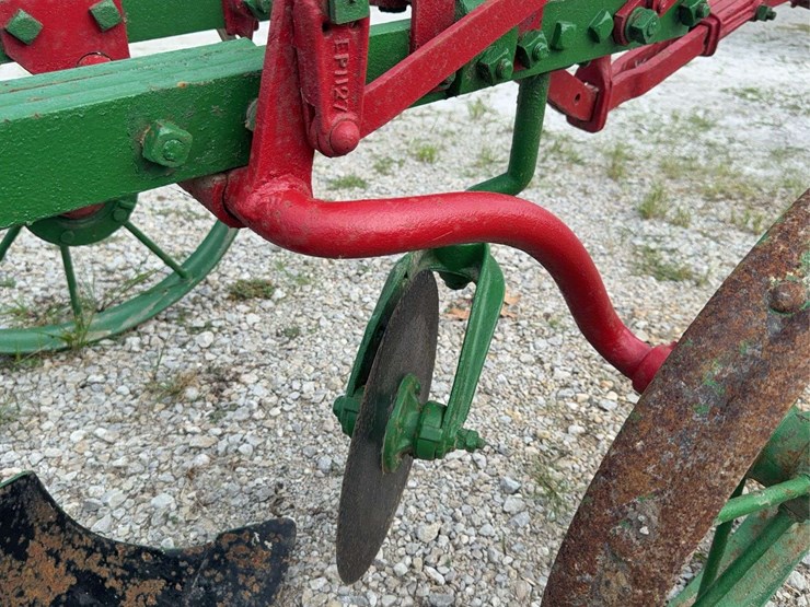 oliver-two-bottom-plow-image-25