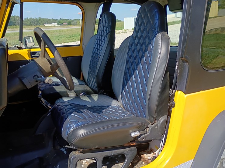 1995-jeep-wrangler-image-28