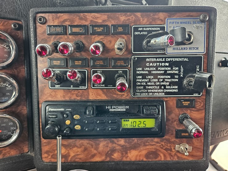 2000-kenworth-w900-image-57