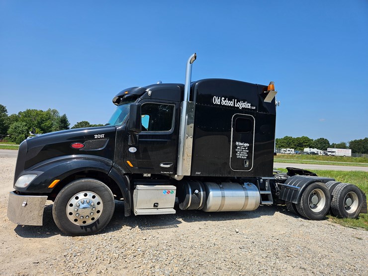 2017-peterbilt-579-image-6