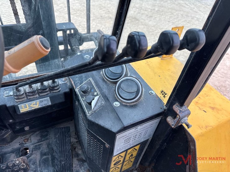 2019-jcb-930-image-15