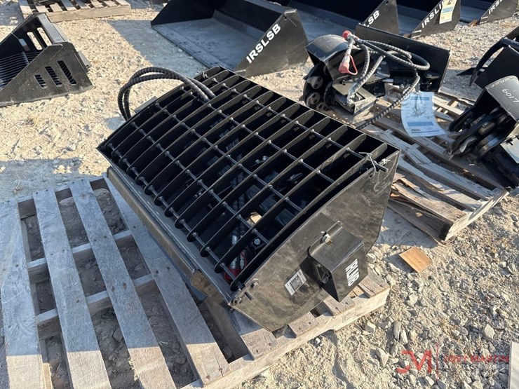 new-hydraulic-concrete-mixing-bucket-mini-skid-steer-attachment-image-3