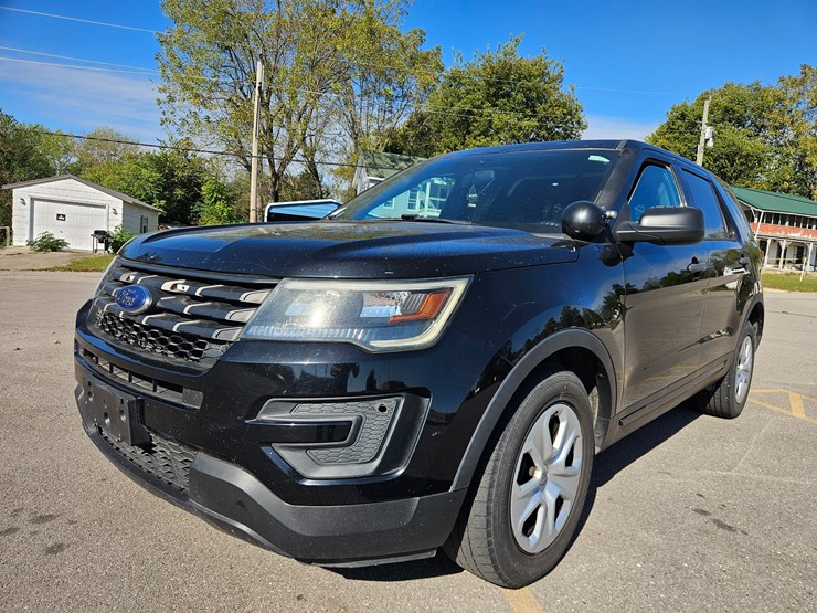 2017-ford-explorer-image-1