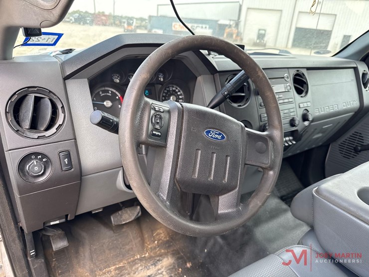 2014-ford-f550-xl-image-23