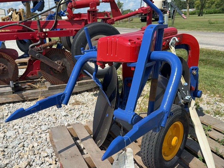 2-bottom-fast-hitch-disc-plow-image-12