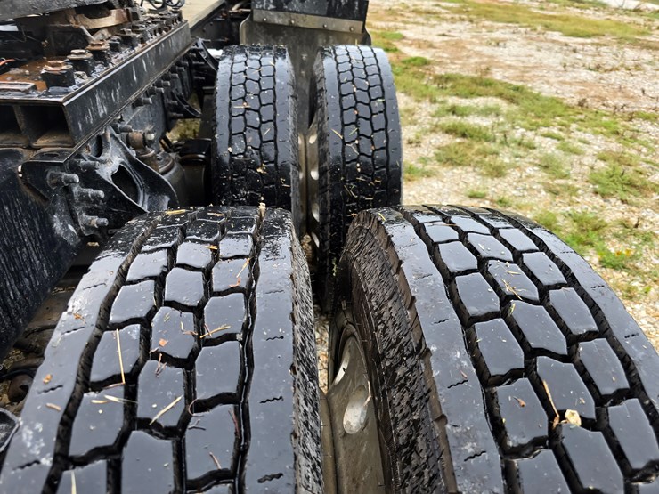 1999-international-9400-image-100