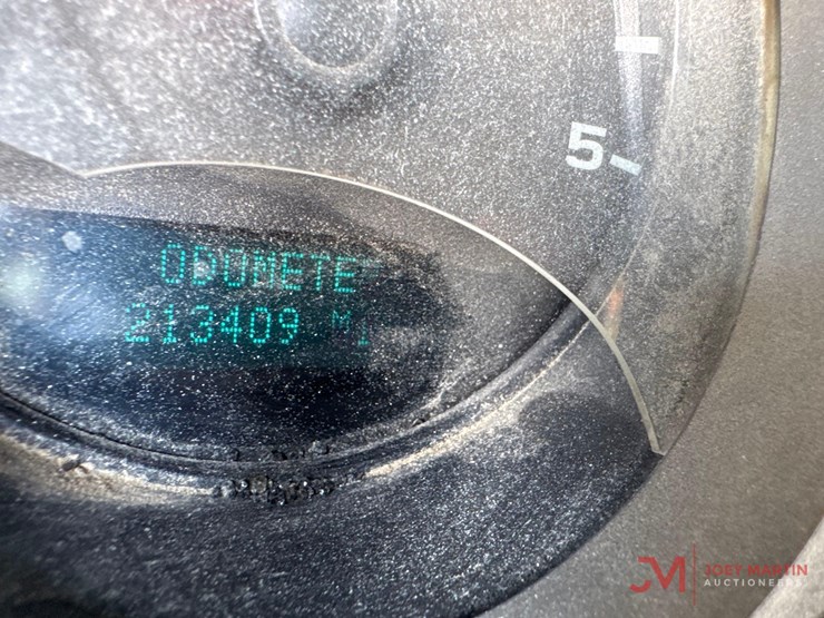 2013-chevrolet-silverado-3500-image-22