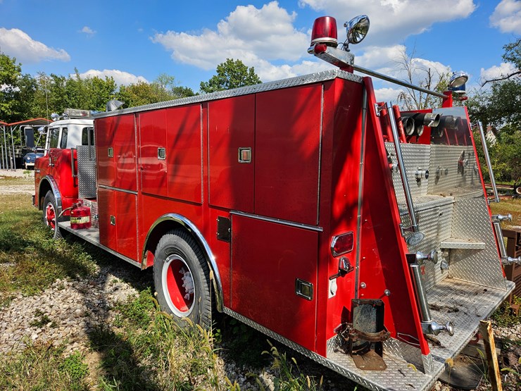 1983-ford-c800-image-14