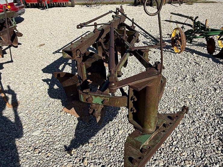 john-deere-4-bottom-pull-type-plow-image-31