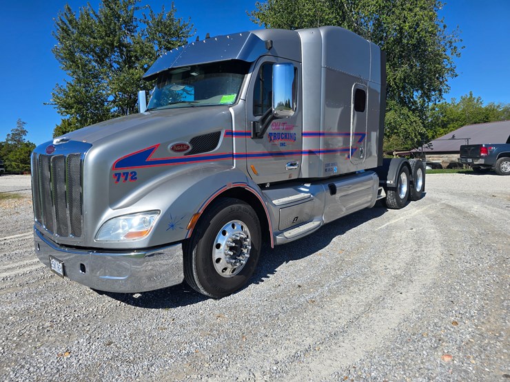 2015-peterbilt-579-image-3