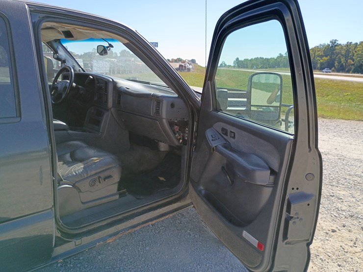 2003-chevrolet-silverado-image-35