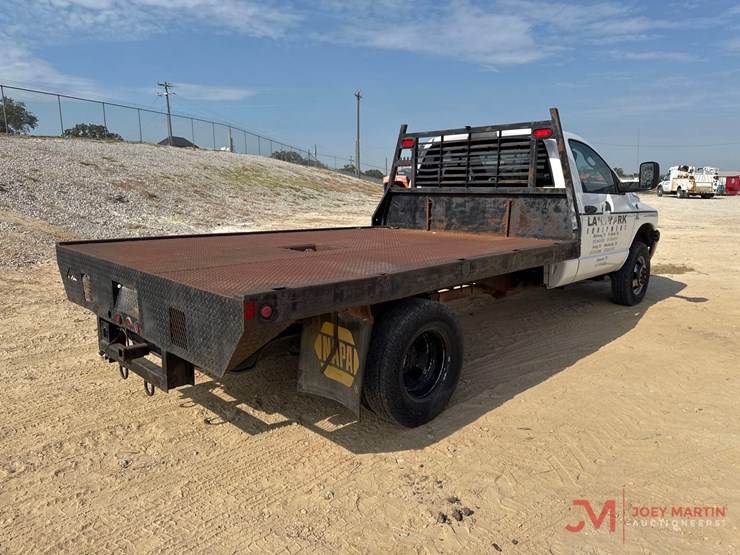 2007-dodge-ram-flatbed-pickup-truck-image-2