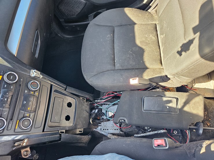 2017-ford-explorer-image-35