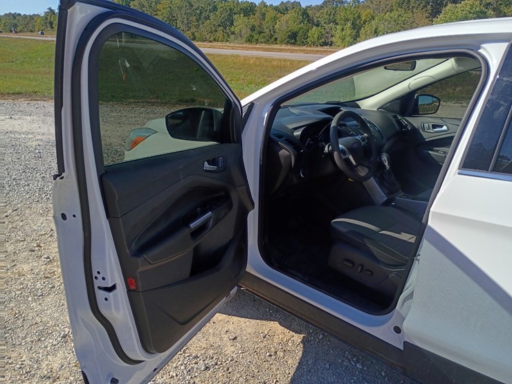 2016-ford-escape-image-27