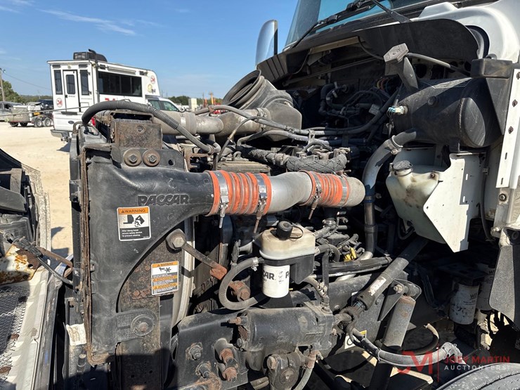 2013-kenworth-t370-image-16