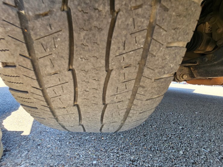 2014-ford-explorer-image-55