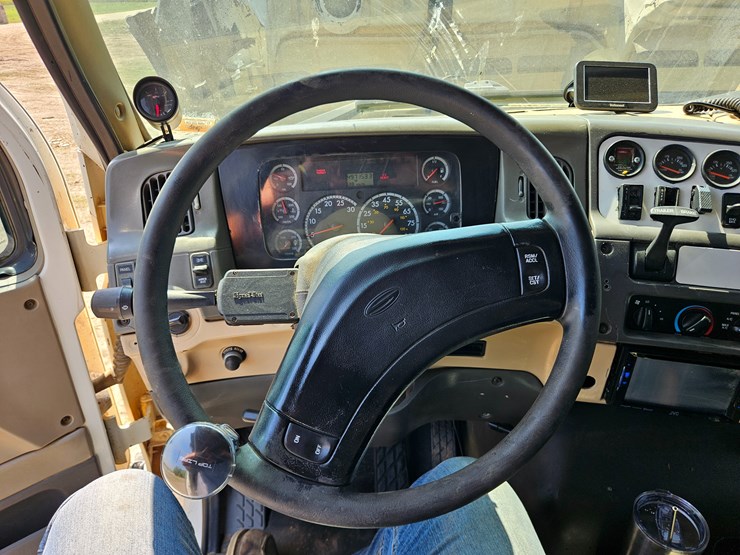 2006-sterling-l9500-image-93