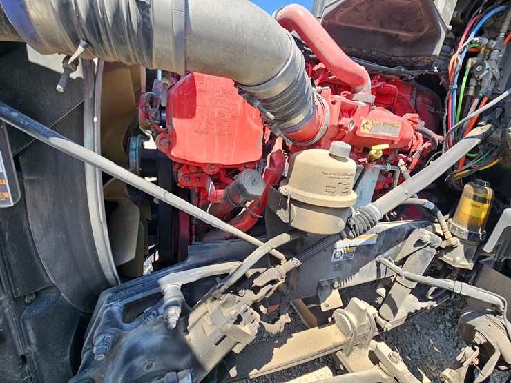 2017-peterbilt-579-image-34