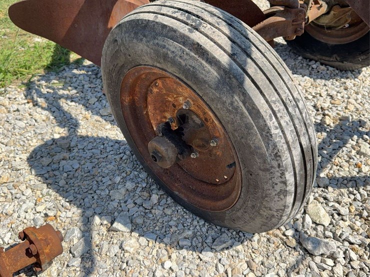 3-bottom-trip-plow-image-13