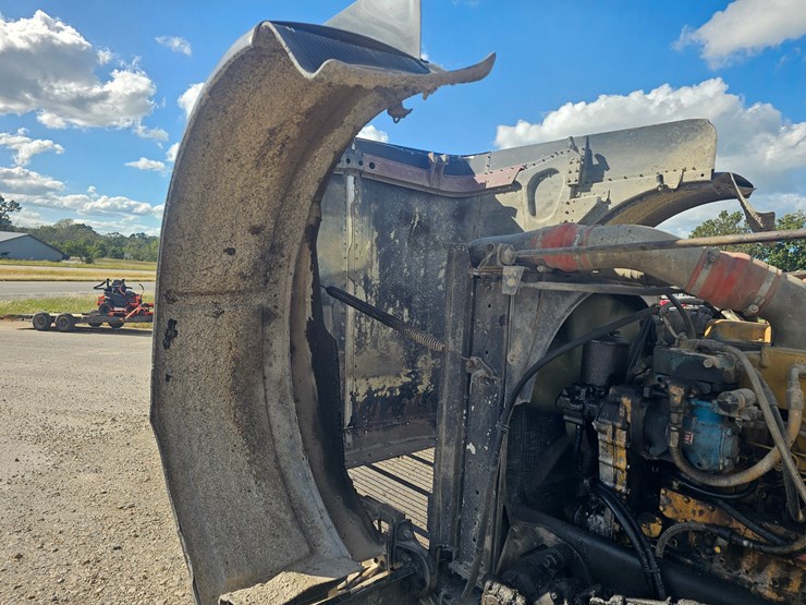 1989-peterbilt-379-image-40