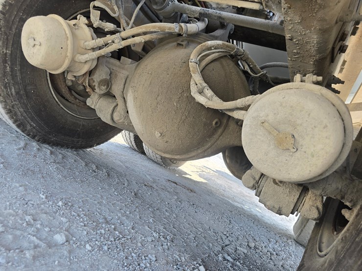 2014-peterbilt-365-image-102