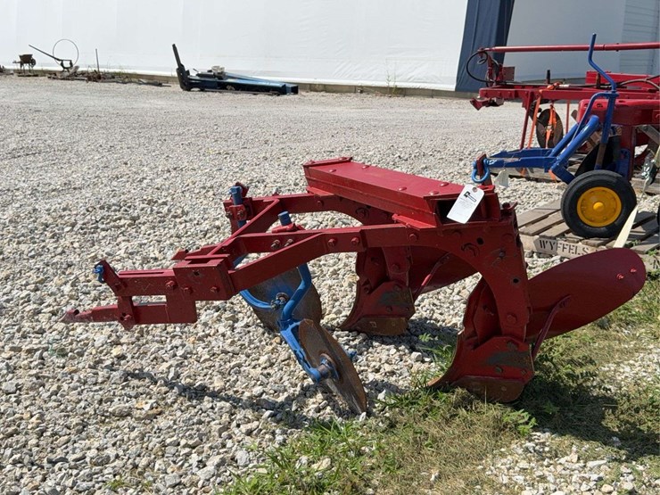 2-bottom-fast-hitch-plow-image-5