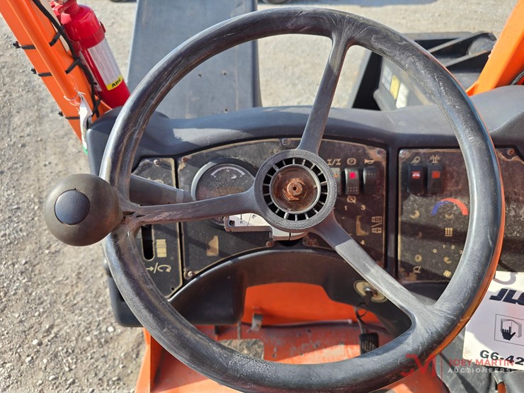 2015-jlg-g6-42a-image-19