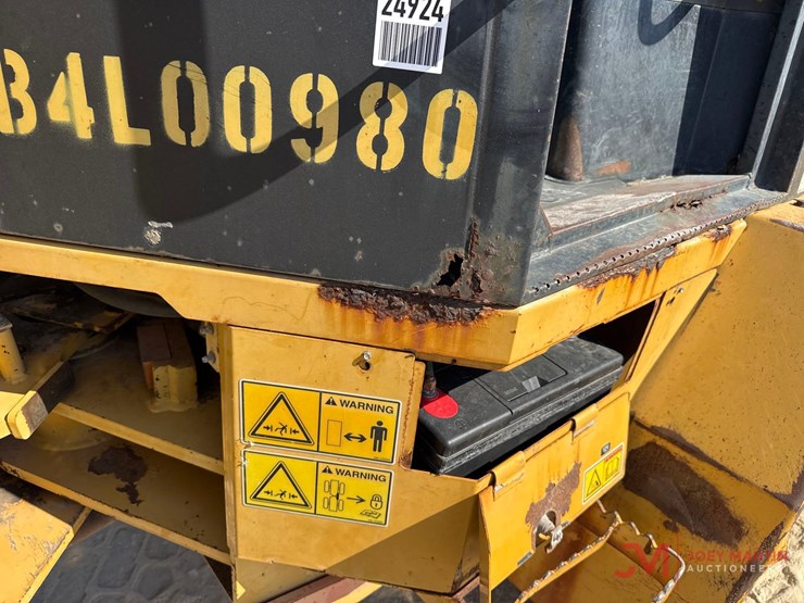 2008-caterpillar-904b-image-9