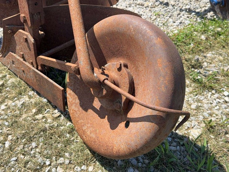 3-bottom-fast-hitch-plow-image-14